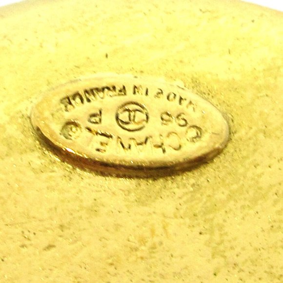 AUTHENTICITY GUARANTEED CHANEL CC Logos Brooch Pin Corsage Gold-Tone Accessories - Picture 4 of 4